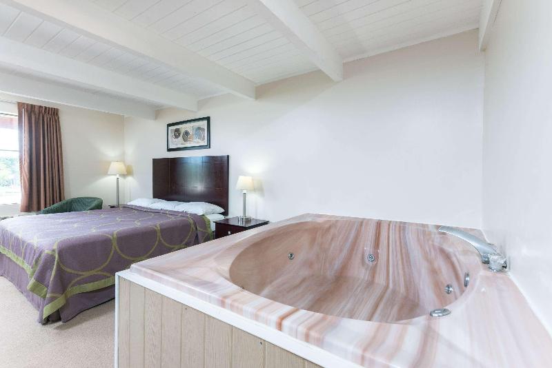Super 8 By Wyndham Beaver Falls image