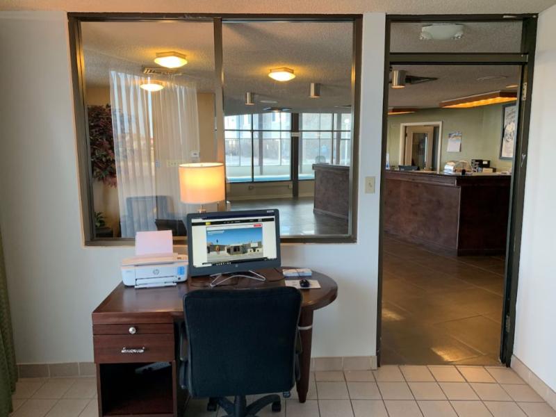 Super 8 by Wyndham Sterling CO image