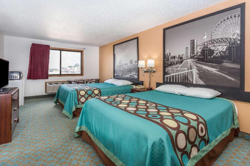 Super 8 by Wyndham Bourbonnais/Kankakee Area image