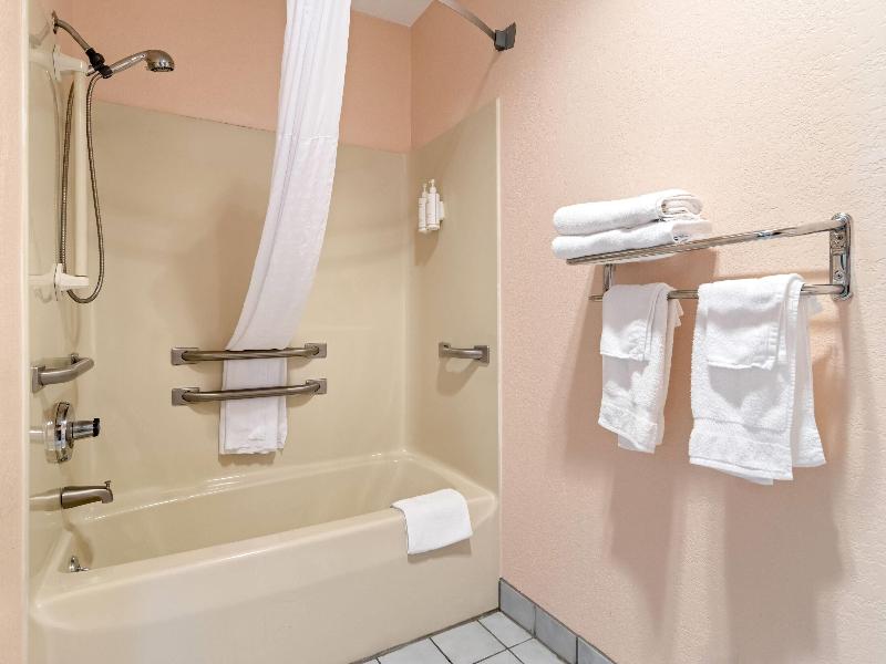 Super 8 by Wyndham Bourbonnais/Kankakee Area image
