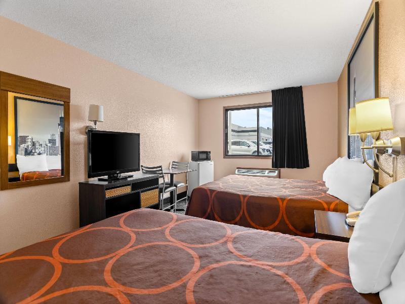 Super 8 by Wyndham Bourbonnais/Kankakee Area image