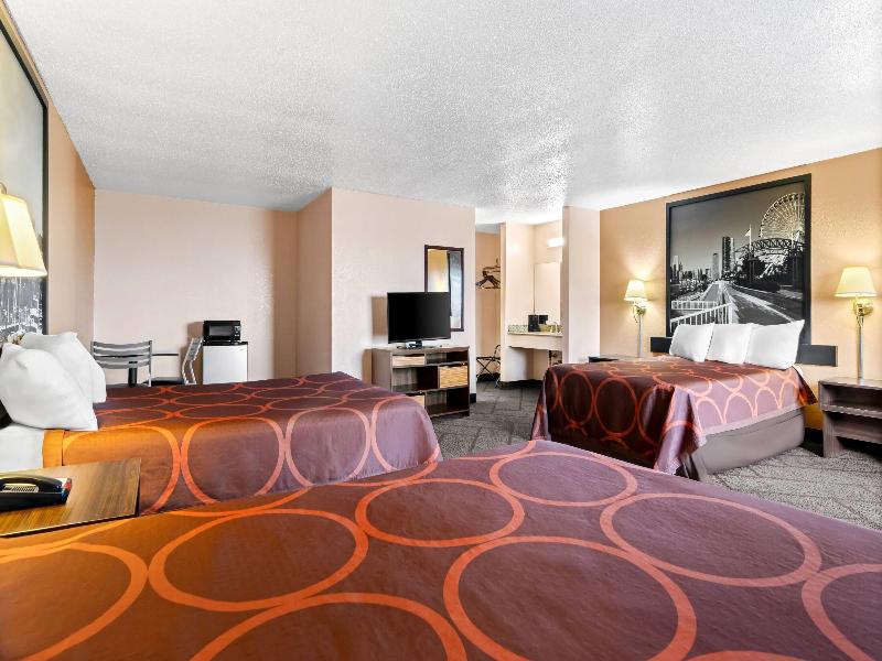Super 8 by Wyndham Bourbonnais/Kankakee Area image