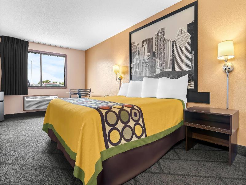 Super 8 by Wyndham Bourbonnais/Kankakee Area image