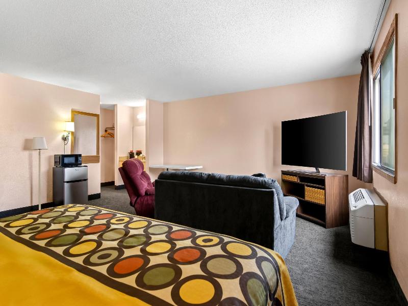 Super 8 by Wyndham Bourbonnais/Kankakee Area image