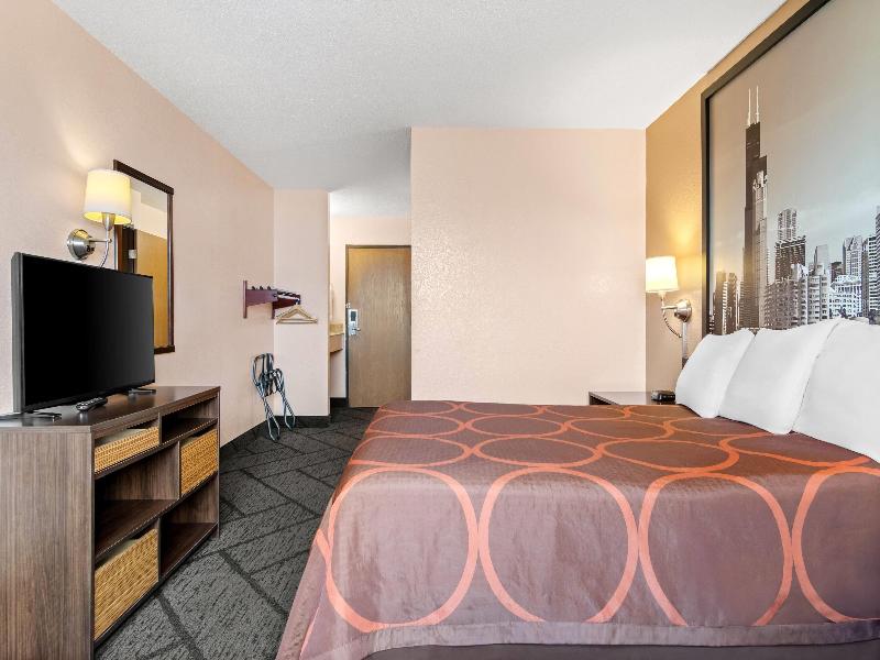 Super 8 by Wyndham Bourbonnais/Kankakee Area image