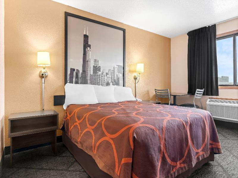 Super 8 by Wyndham Bourbonnais/Kankakee Area image