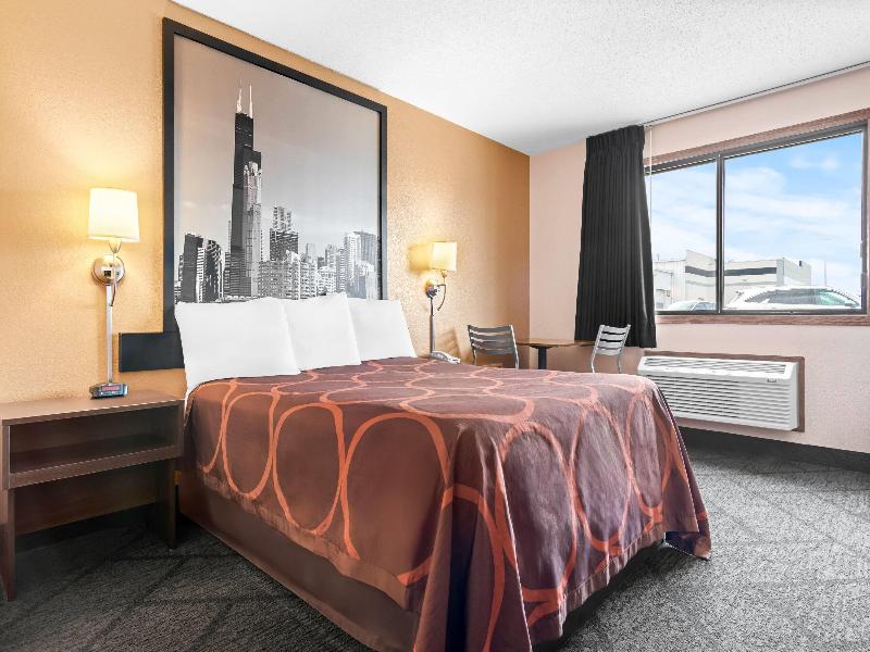 Super 8 by Wyndham Bourbonnais/Kankakee Area image