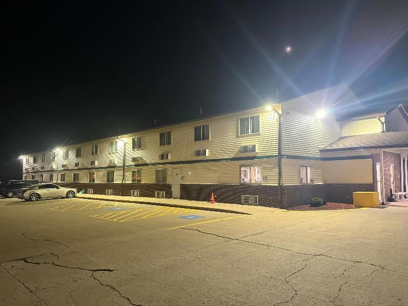 Super 8 by Wyndham Mendota image