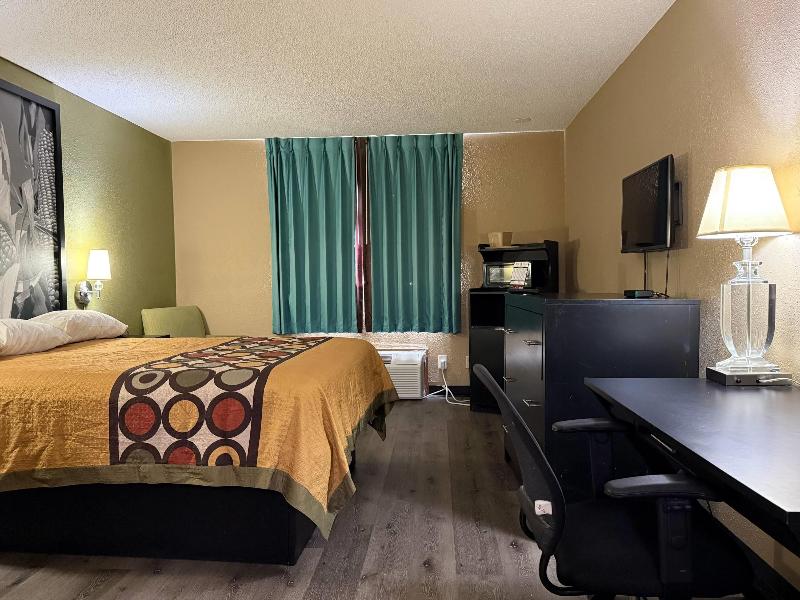 Super 8 by Wyndham Mendota image