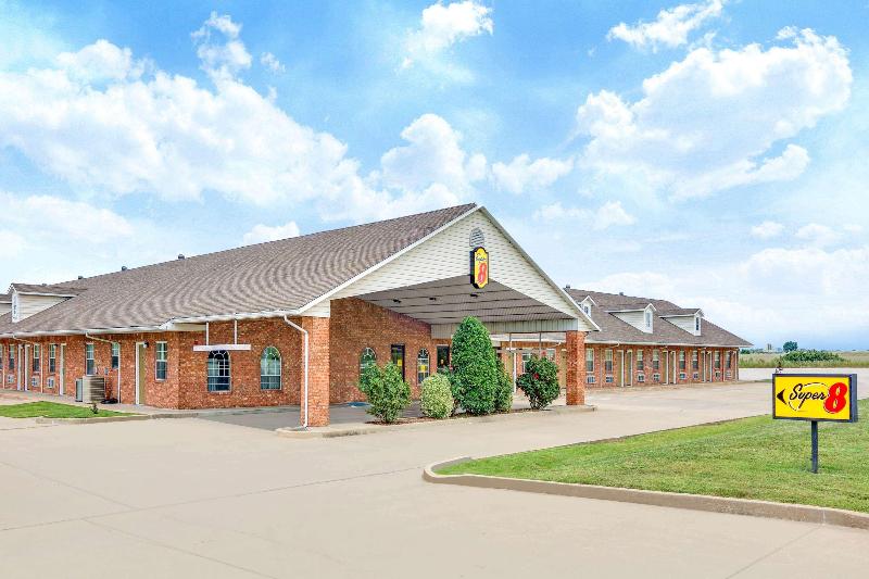 Super 8 by Wyndham Big Cabin/Vinita Area image