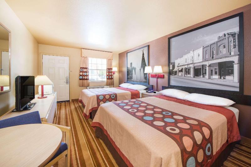Super 8 by Wyndham Big Cabin/Vinita Area image