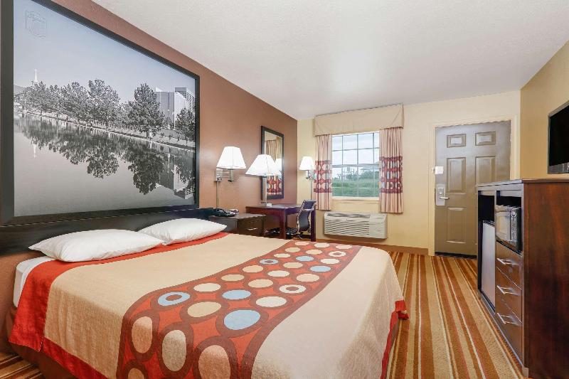 Super 8 by Wyndham Big Cabin/Vinita Area image