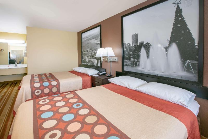 Super 8 by Wyndham Big Cabin/Vinita Area image