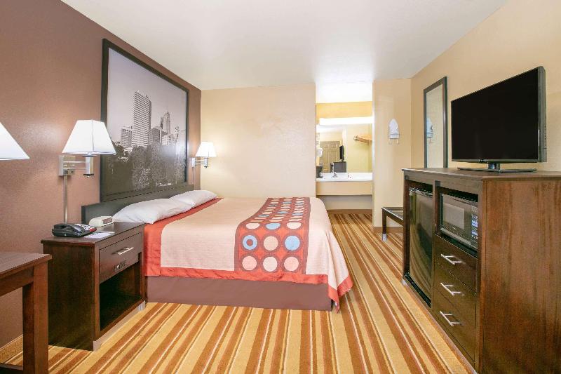 Super 8 by Wyndham Big Cabin/Vinita Area image