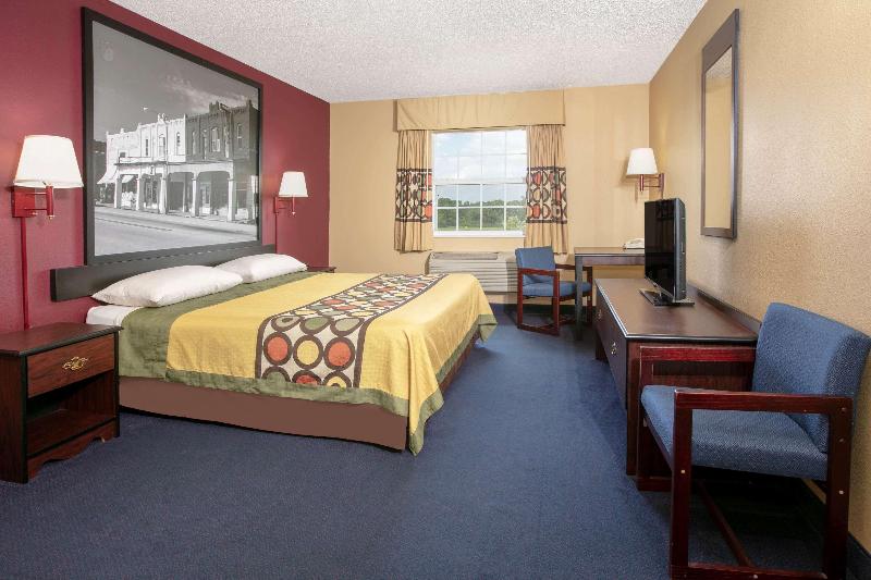 Super 8 by Wyndham Big Cabin/Vinita Area image