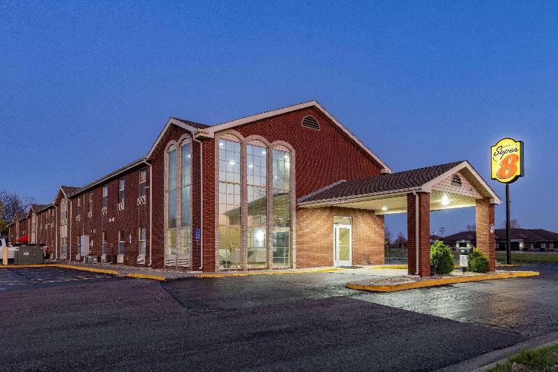 Super 8 by Wyndham Nixa/Springfield Area image
