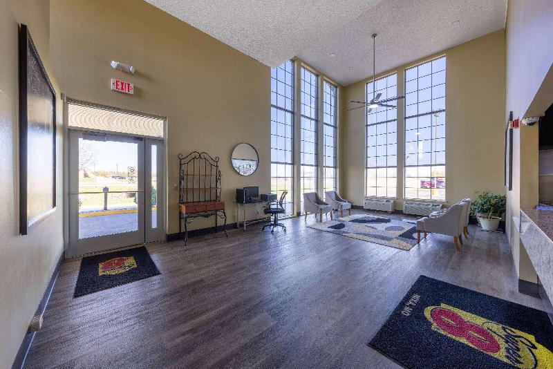 Super 8 by Wyndham Nixa/Springfield Area image