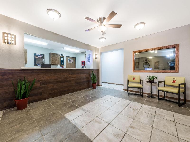 Super 8 By Wyndham Smithville Lake