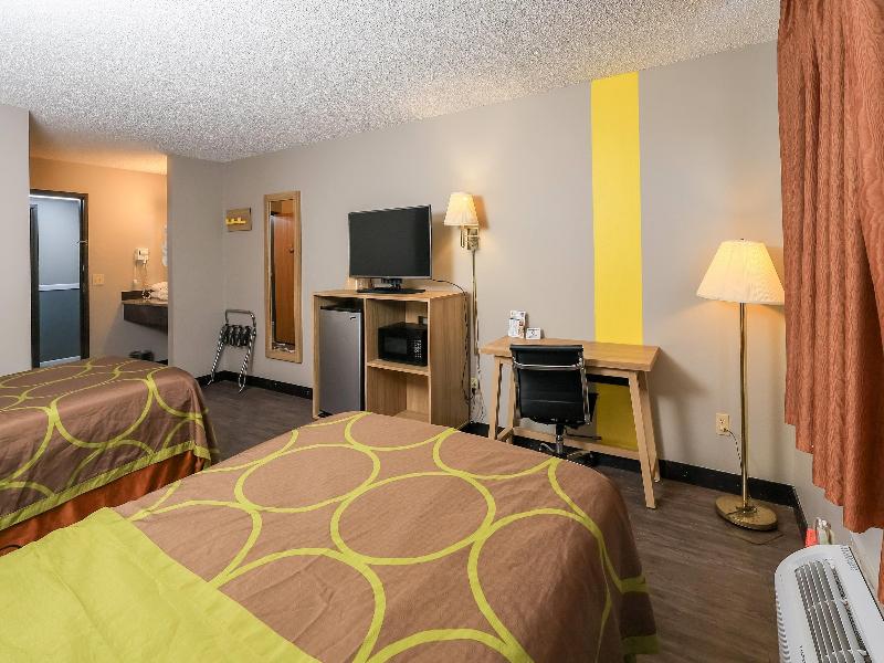 Super 8 By Wyndham Smithville Lake image