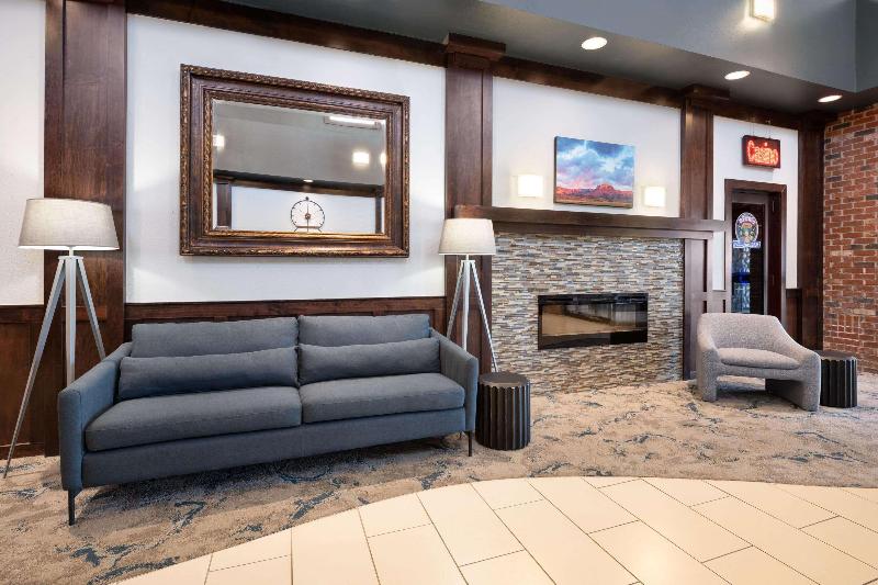 Super 8 By Wyndham Conrad image