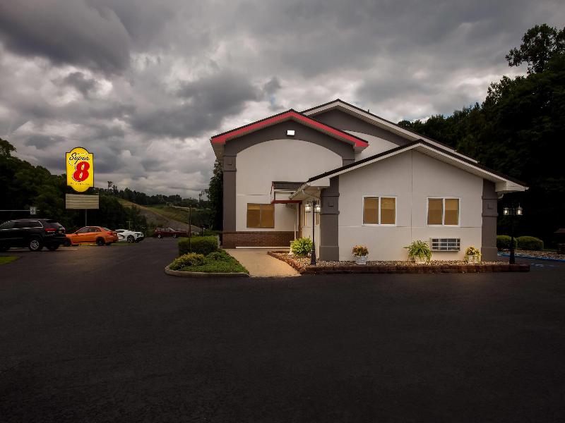 Super 8 by Wyndham Elkins