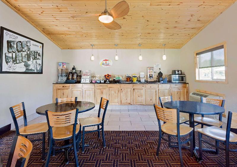 Super 8 by Wyndham Elkins image