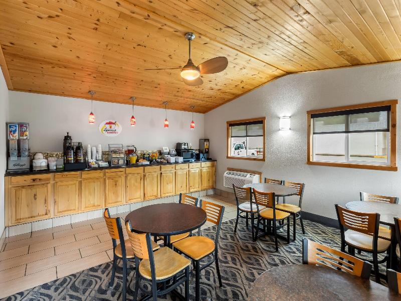 Super 8 by Wyndham Elkins