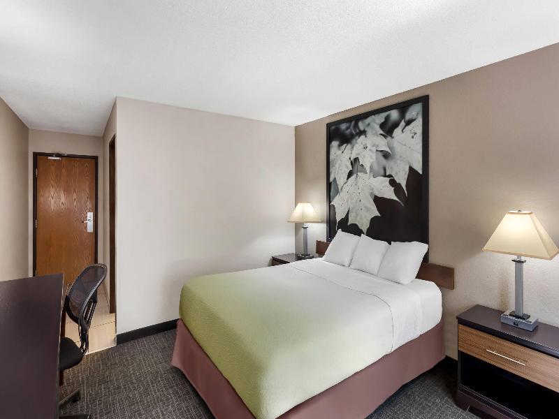 Super 8 by Wyndham Elkins image