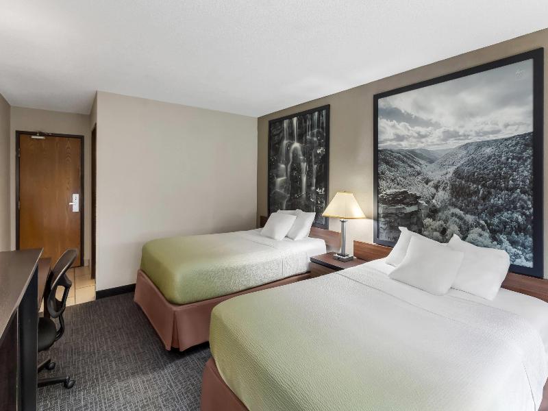 Super 8 by Wyndham Elkins image