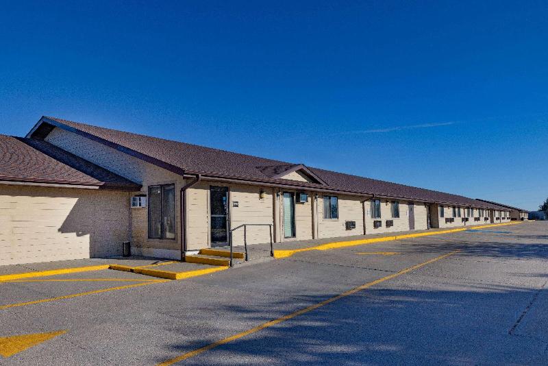 Super 8 By Wyndham Valentine Ne image