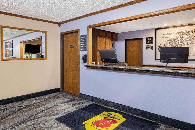 Super 8 By Wyndham Valentine Ne image