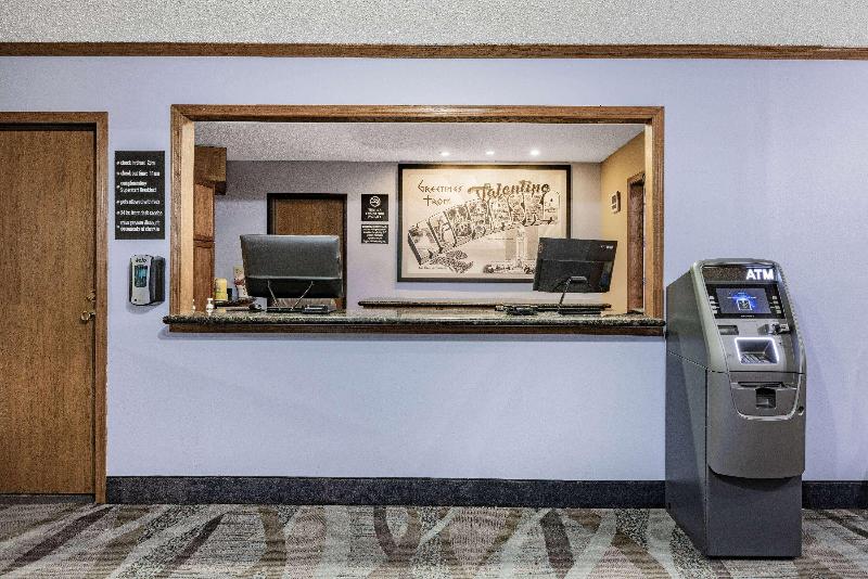 Super 8 By Wyndham Valentine Ne image