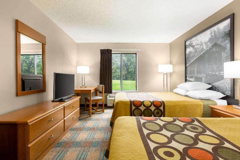 Super 8 by Wyndham Hannibal image