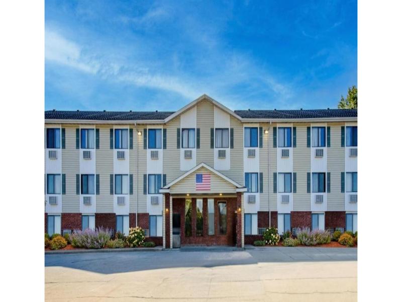 Capital O Amerihost Inn & Suites Kingdom City — general view