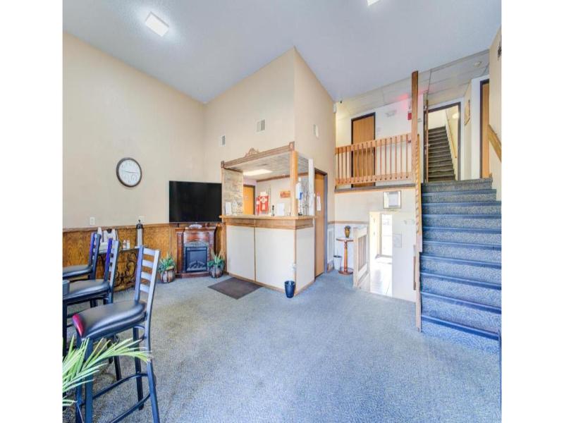 Capital O Amerihost Inn & Suites Kingdom City