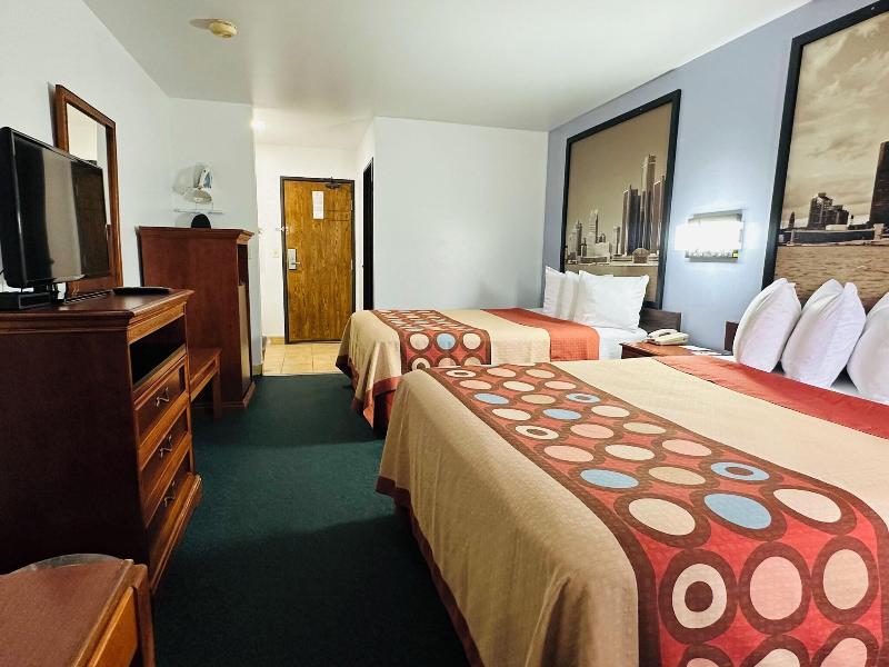 Super 8 by Wyndham Imlay City image