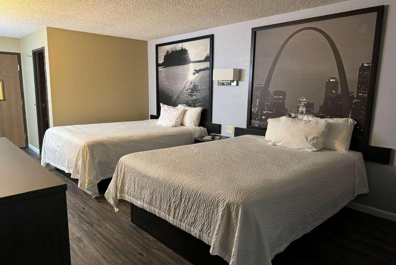 Super 8 by Wyndham Sullivan image