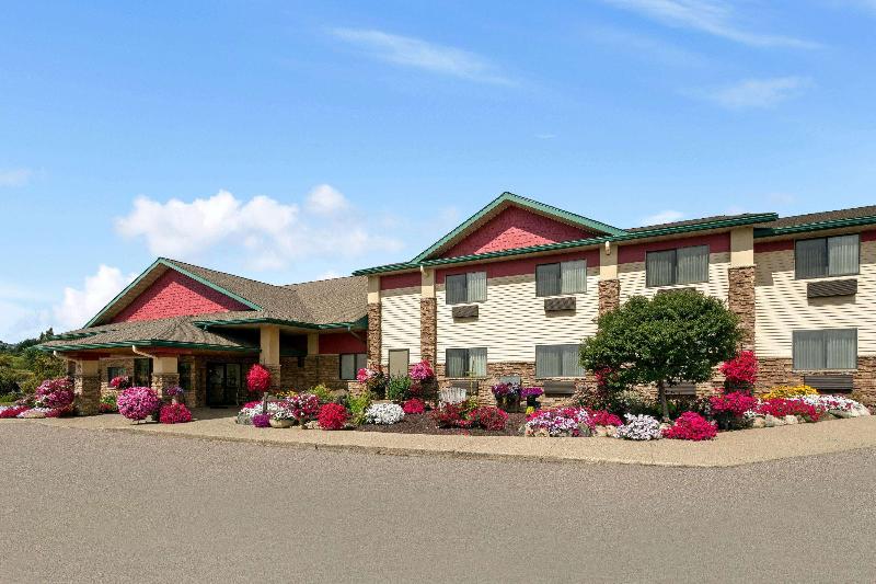 Super 8 by Wyndham Eveleth image