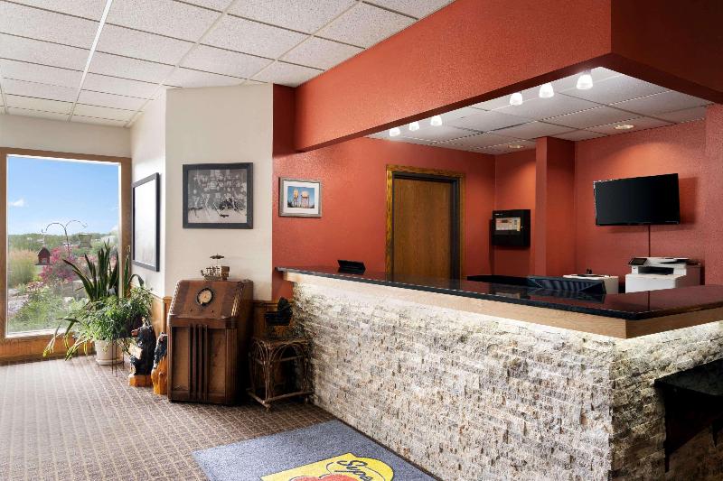 Super 8 by Wyndham Eveleth image