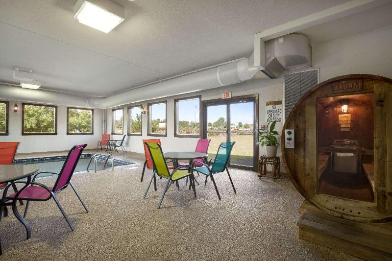 Super 8 by Wyndham Eveleth image