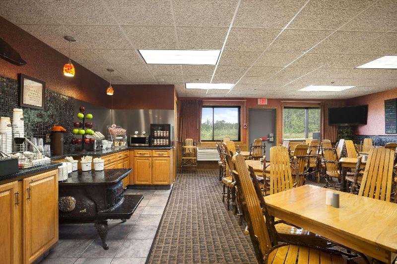 Super 8 by Wyndham Eveleth image