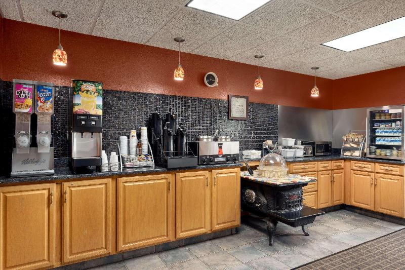 Super 8 by Wyndham Eveleth image