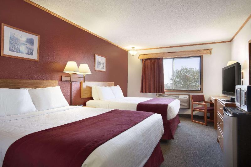 Super 8 by Wyndham Eveleth image