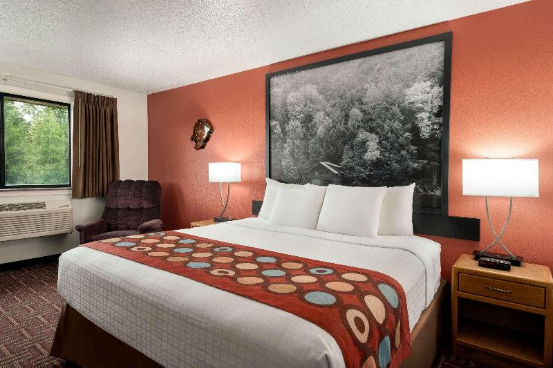 Super 8 by Wyndham Eveleth image