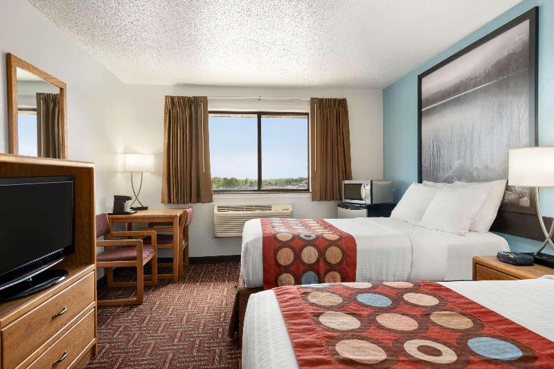 Super 8 by Wyndham Eveleth image