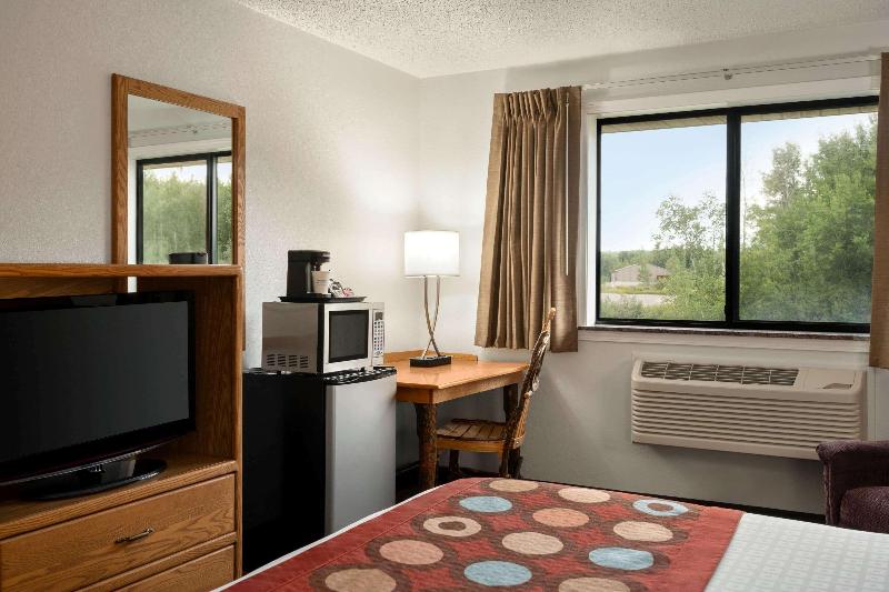 Super 8 by Wyndham Eveleth image