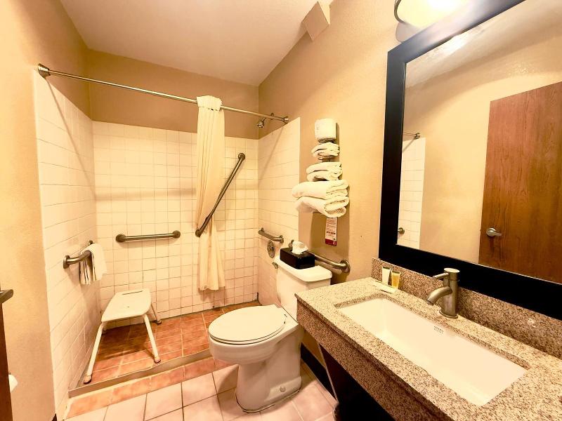 Super 8 by Wyndham Melrose image