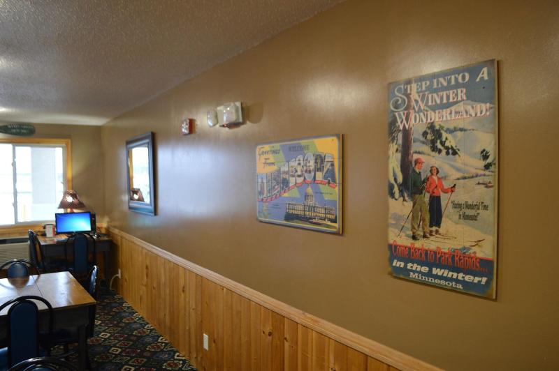 Super 8 by Wyndham Park Rapids image