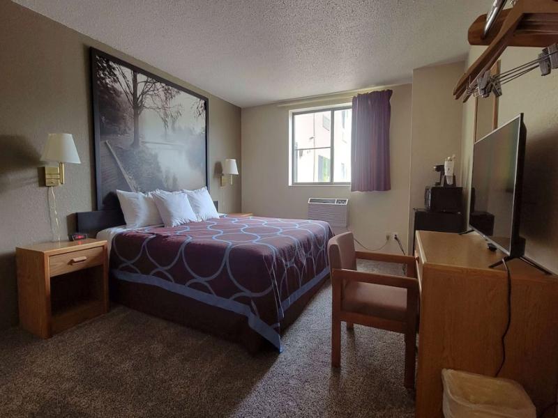 Super 8 by Wyndham Park Rapids image