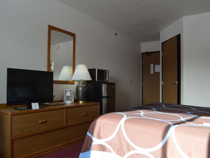Super 8 by Wyndham Park Rapids image